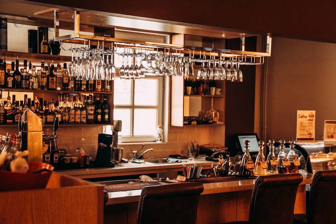 niewielki bar