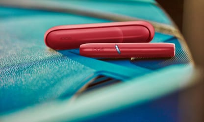 IQOS ORIGINALS DUO na stole